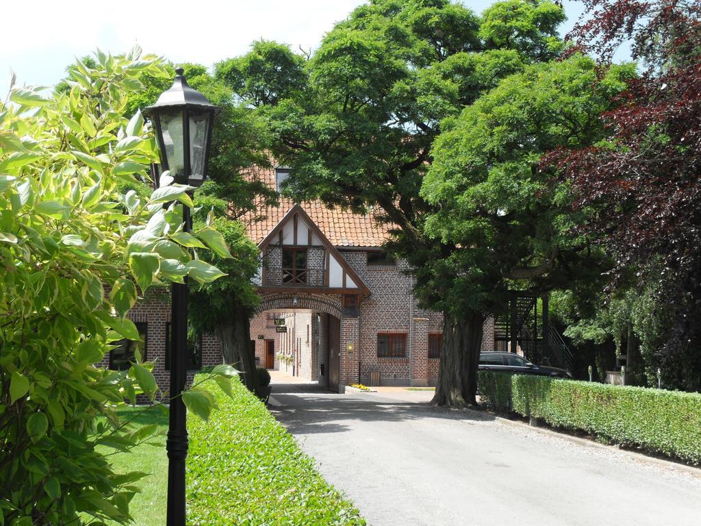 Le Domaine Des Cigognes Hotel Ennevelin Exterior foto